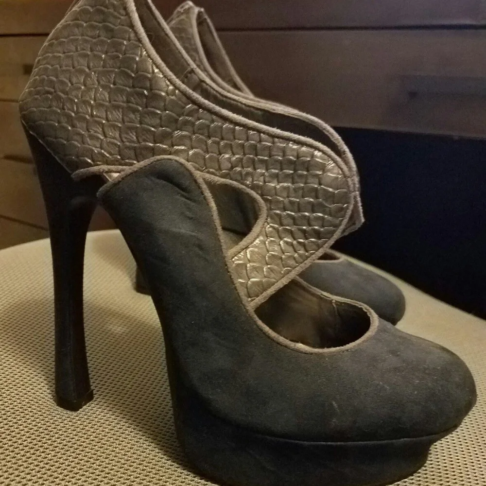 NEW Liliana Leather/Faux Suede HEEL 7 $79